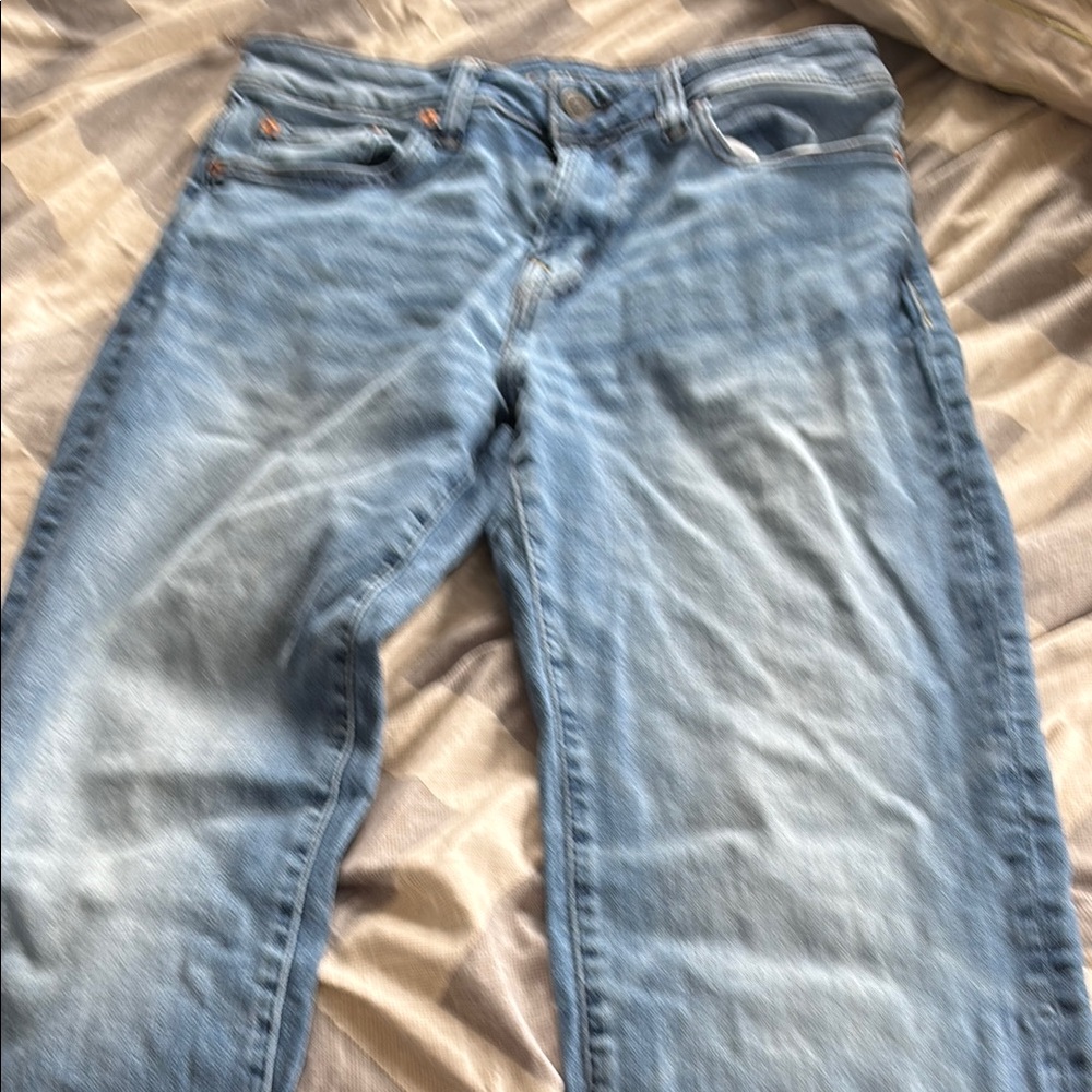 American Eagle Outfitters
Light Blue Denim Jeans